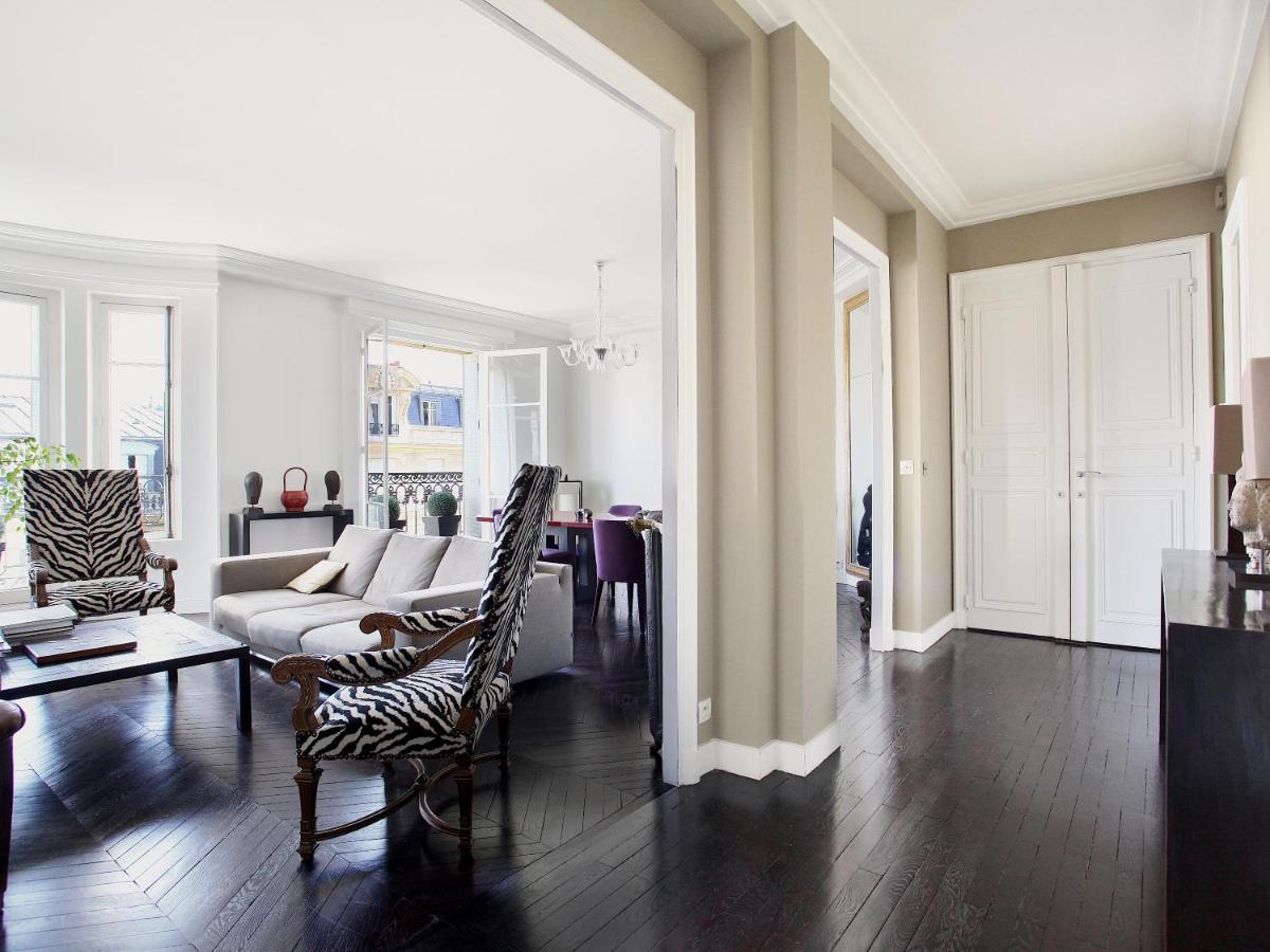 Outstanding 2 Bedrooms With A Terrific Eiffel Tower View París Exterior foto